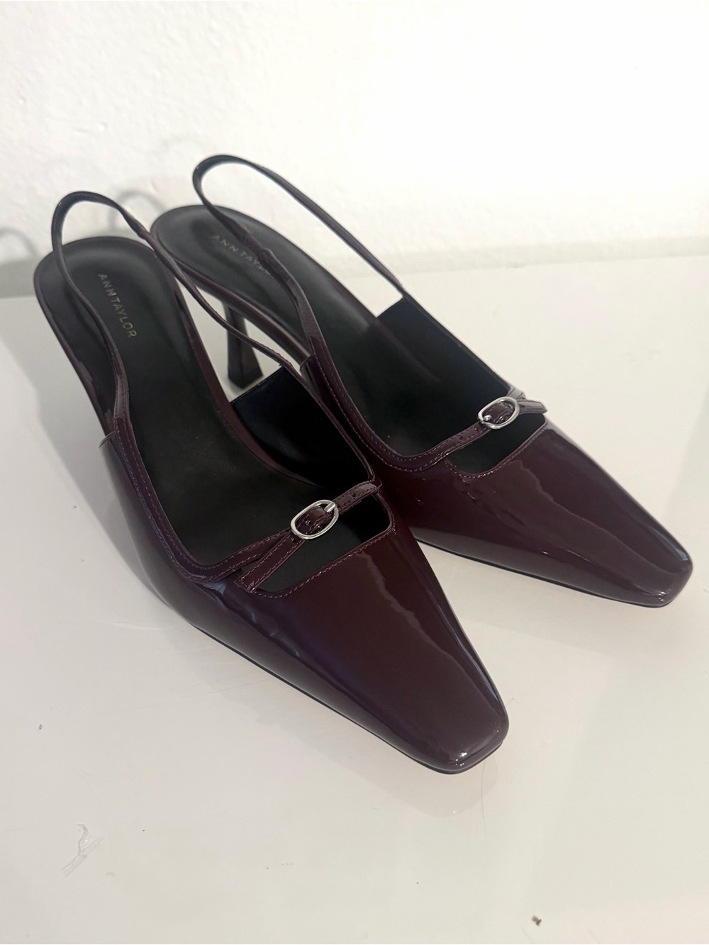Ann Taylor Might Grape Patent Slingback Pumps Sz:9